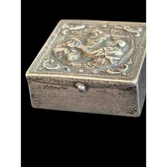 Vtg Sterling Silver Dutch Repoussé Snuff Pull Box 925 13.0g - Picture 2 of 12